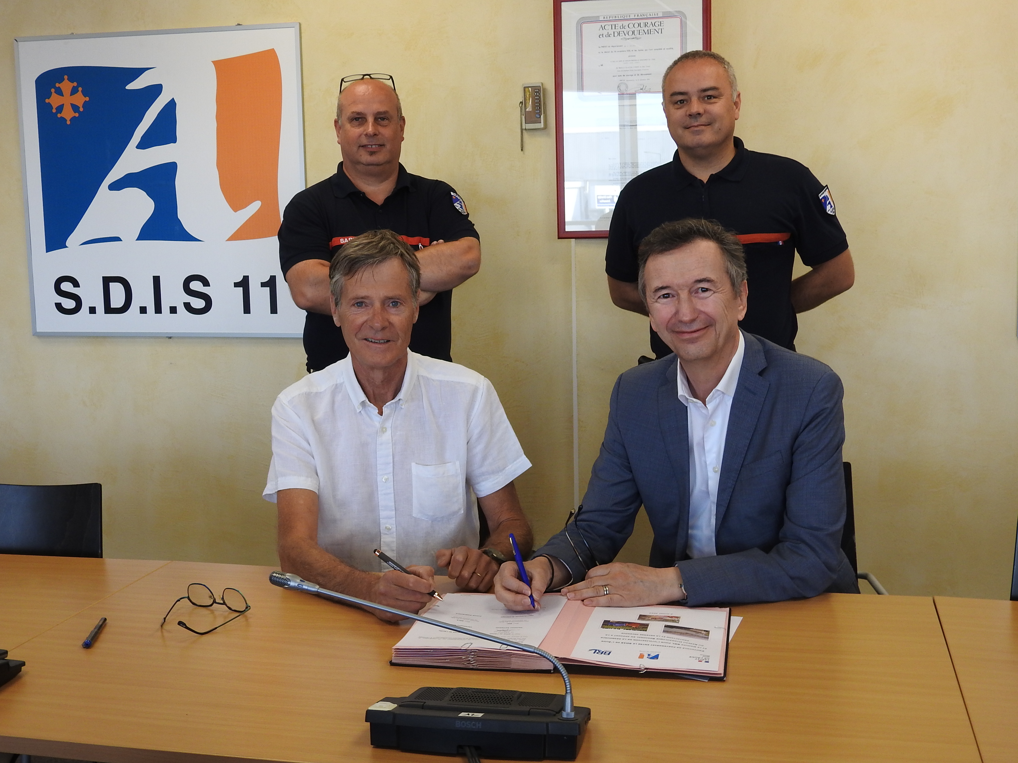 Photo de la signature du partenariat entre BRL et le SDIS de l'Aude